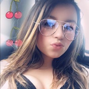 Meet your Posher, Taylor